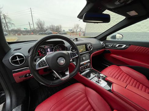 Used 2019 Mercedes-Benz SL 550 image 18