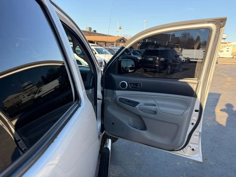 Used 2013 Toyota Tacoma 4x4 Double Cab w/ TRD Sport Pkg image 34