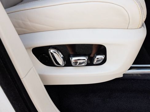 Certified 2022 Rolls-Royce Cullinan Black Badge w/ Dark Exterior Package AWD/4WD image 90