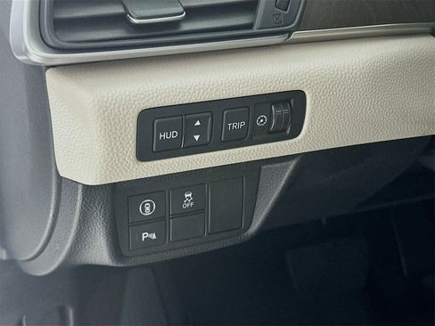 Used 2021 Honda Accord Touring image 11