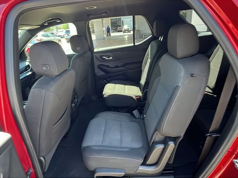 Used 2023 Chevrolet Traverse LT FWD image 24