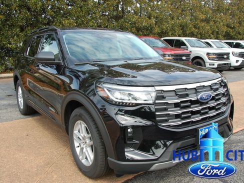 New 2026 Ford Explorer Active w/ Active Comfort Package RWD image 7