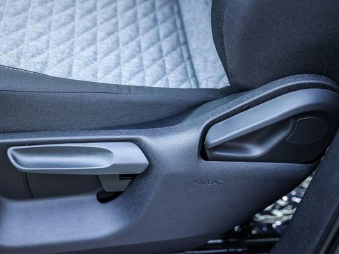 New 2026 Volkswagen Tiguan S image 31