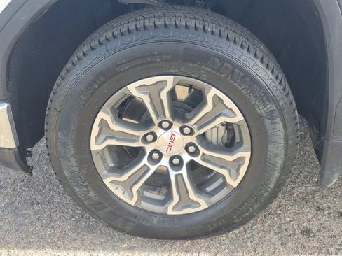 Used 2025 GMC Sierra 1500 SLT image 15