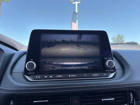 Used 2022 Nissan Rogue SV FWD image 21