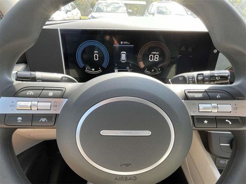 New 2026 Hyundai Tucson SE image 18