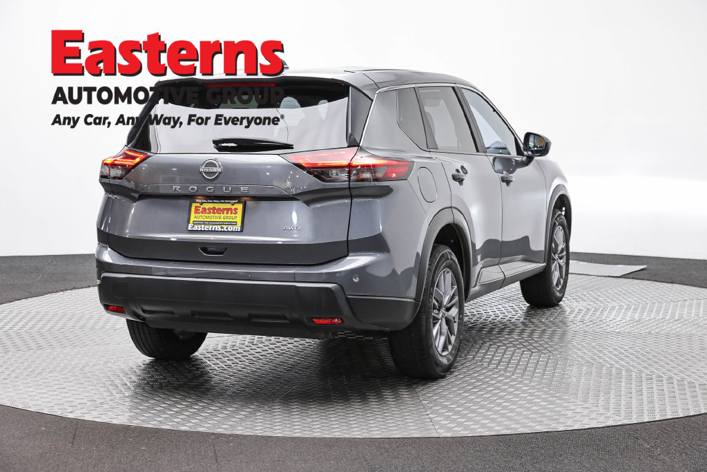 Used 2024 Nissan Rogue S AWD/4WD image 6