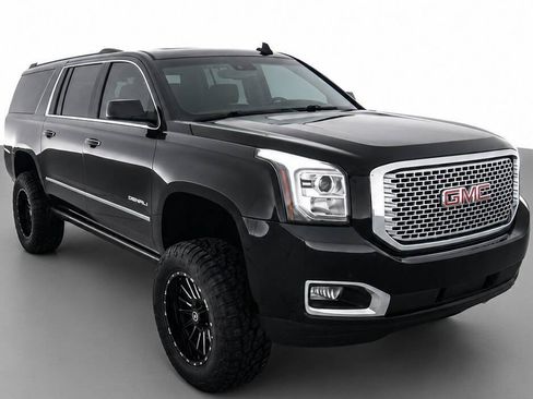Used 2017 GMC Yukon XL Denali w/ Open Road Package AWD/4WD image 1
