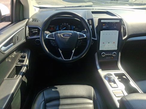 Used 2024 Ford Edge SEL AWD/4WD image 11