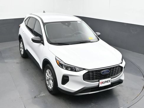 Used 2025 Ford Escape Active AWD/4WD image 37