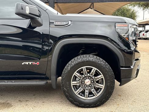 Used 2024 GMC Sierra 1500 AT4 w/ Technology Package AWD/4WD image 5