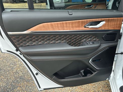 New 2025 Jeep Grand Cherokee L Summit image 44