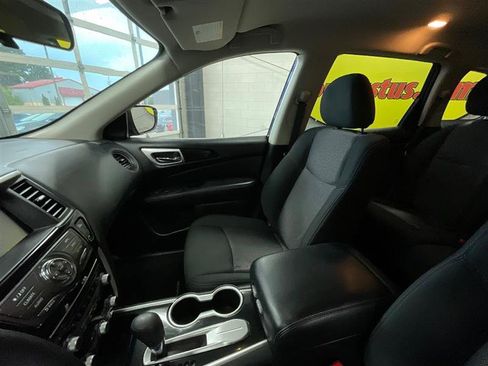 Used 2020 Nissan Pathfinder S FWD image 12