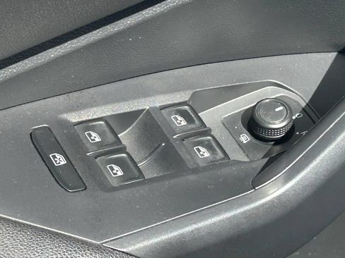 Used 2019 Volkswagen Jetta SEL FWD image 27