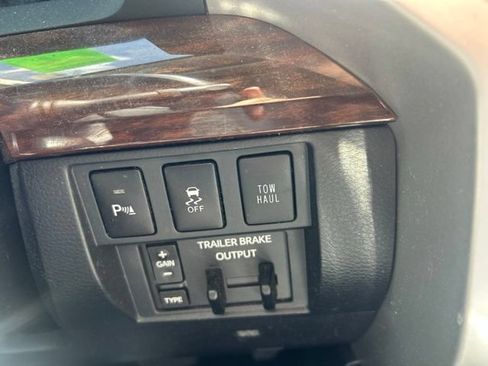 Used 2017 Toyota Tundra Limited w/ Limited Premium Package RWD image 19