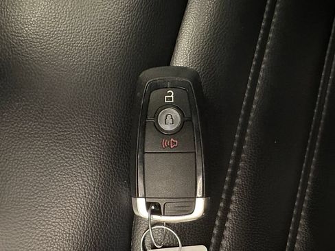Used 2024 Ford Edge SEL AWD/4WD image 17