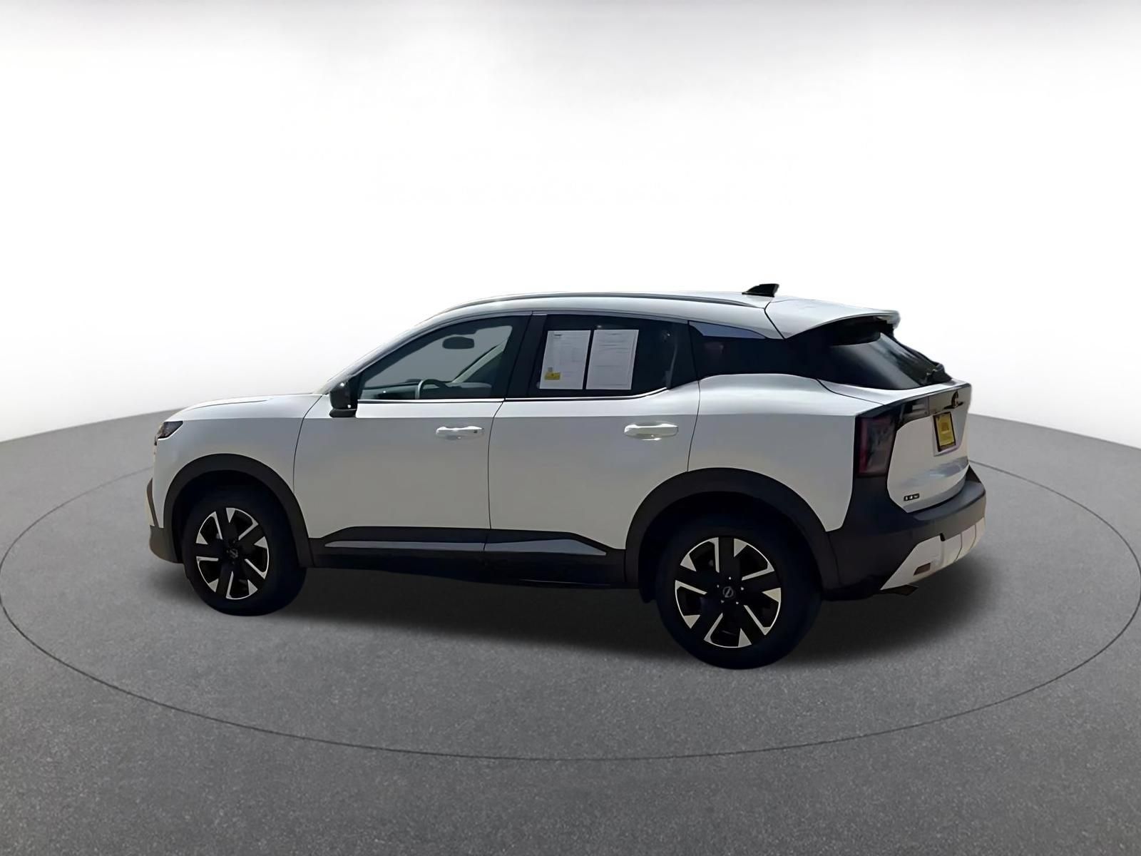 Used 2026 Nissan Kicks SV w/ Cold Weather Package AWD/4WD image 9