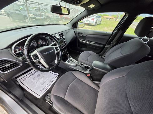 Used 2013 Chrysler 200 Touring image 3