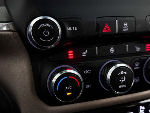 Used 2021 RAM 2500 Laramie image 21