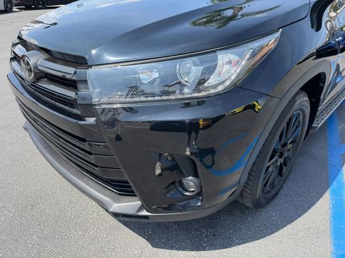 Used 2019 Toyota Highlander SE image 4