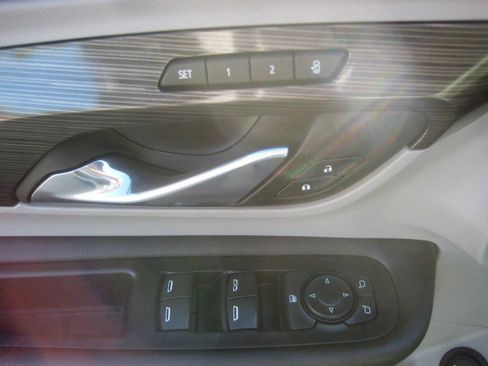 Used 2020 GMC Terrain SLT w/ Preferred Package image 15