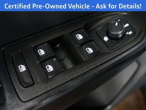 Certified 2024 Volkswagen Taos SE image 29