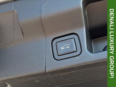 Certified 2023 GMC Acadia Denali w/ Denali Technology Package AWD/4WD image 30