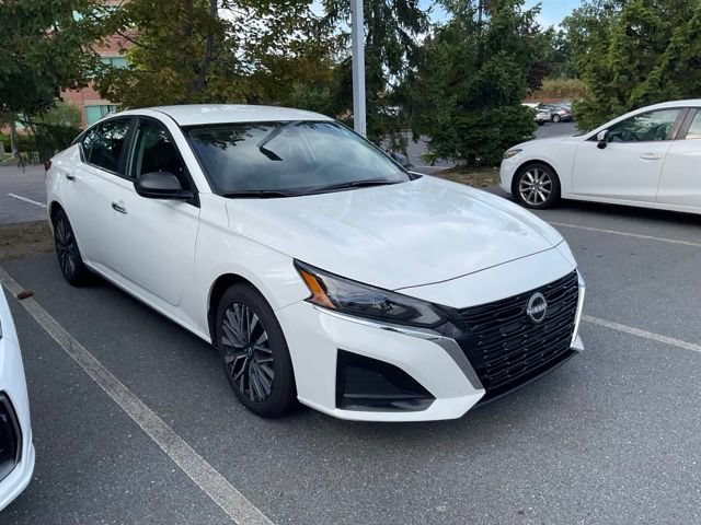 Used 2025 Nissan Altima 2.5 SV FWD image 1