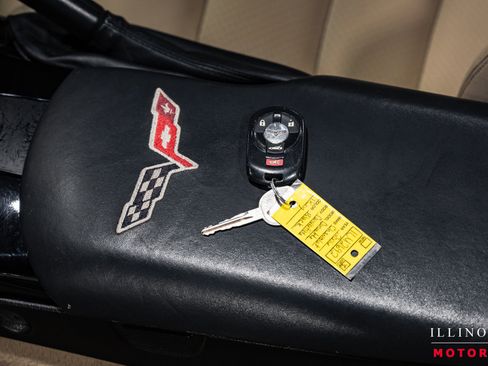 Used 2006 Chevrolet Corvette Convertible w/ Preferred Equipment Group image 37