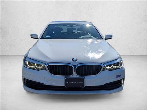Used 2019 BMW 530e w/ Convenience Package image 2