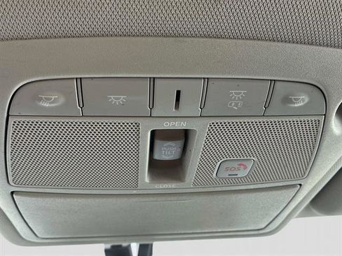 Used 2016 Nissan Rogue SL w/ SL Premium Package image 36