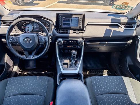 Used 2021 Toyota RAV4 XLE FWD image 15