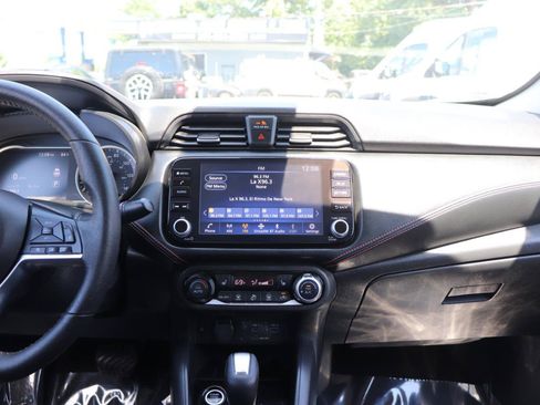 Used 2024 Nissan Versa SR FWD image 19