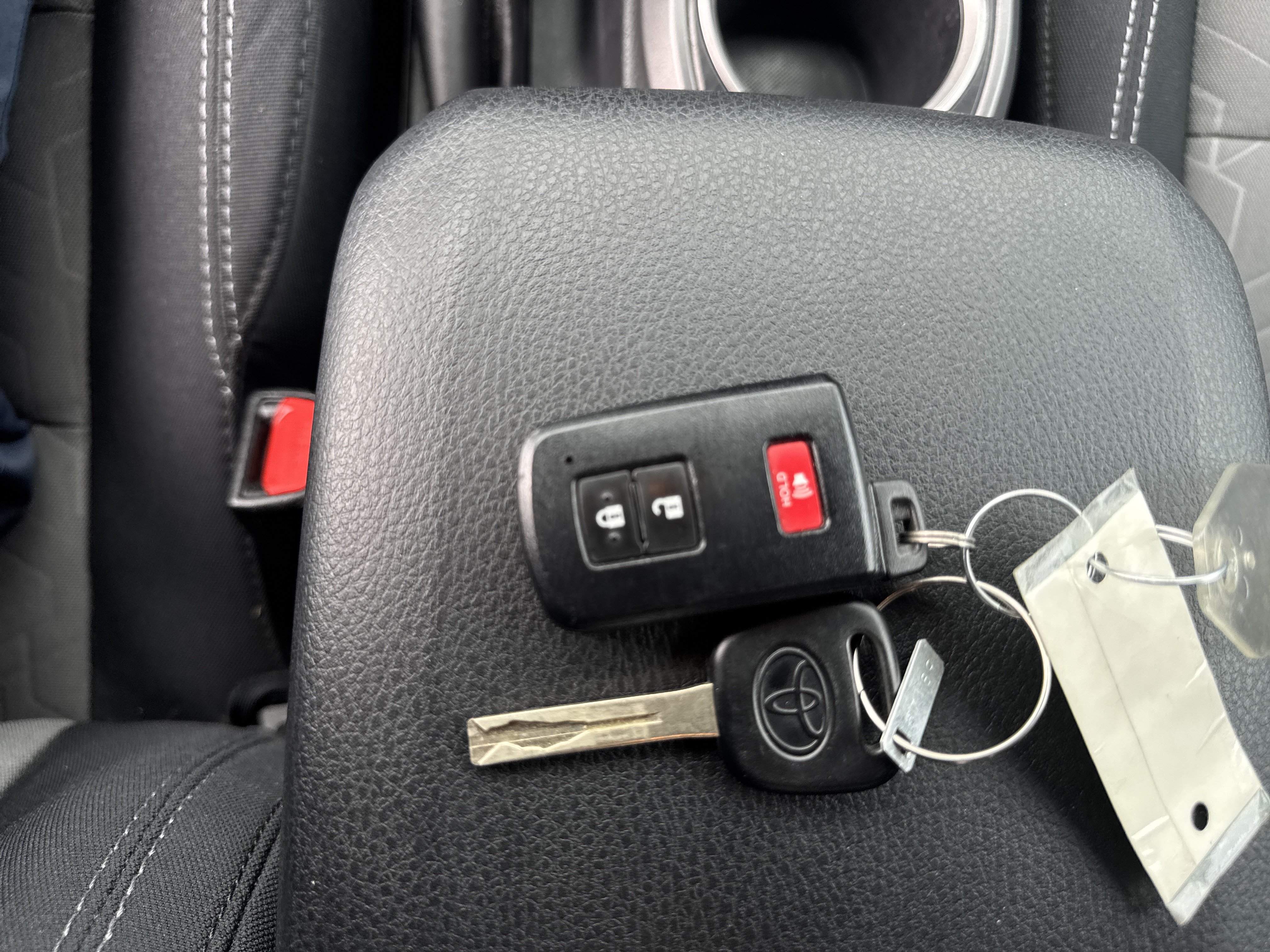 Used 2021 Toyota Tacoma TRD Sport AWD/4WD image 27