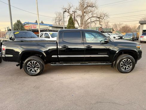 Used 2021 Toyota Tacoma TRD Sport w/ Technology Package image 10
