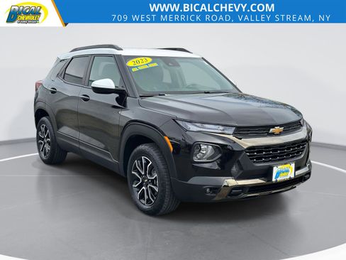 Used 2023 Chevrolet TrailBlazer ACTIV w/ Convenience Package AWD/4WD image 1