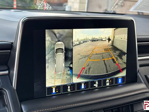Used 2024 GMC Yukon AT4 w/ Technology Package AWD/4WD image 23