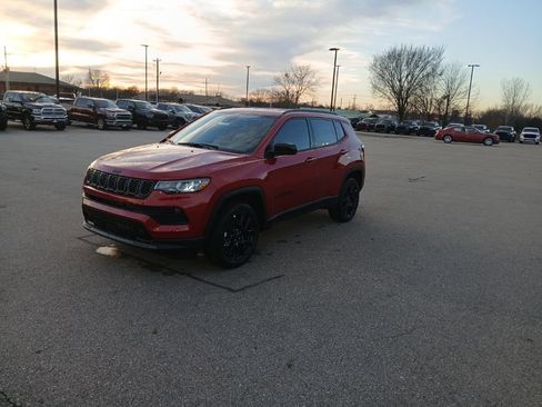 New 2026 Jeep Compass Latitude image 3