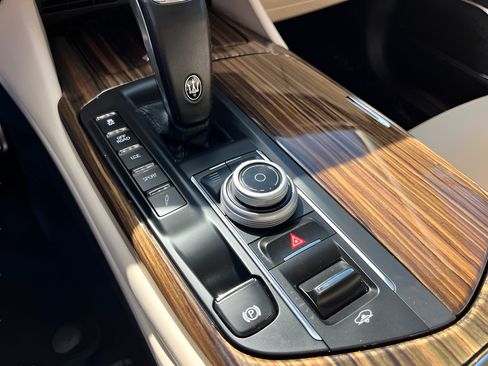 Used 2019 Maserati Levante GranSport AWD/4WD image 55