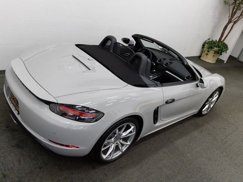 Used 2018 Porsche 718 Boxster image 26