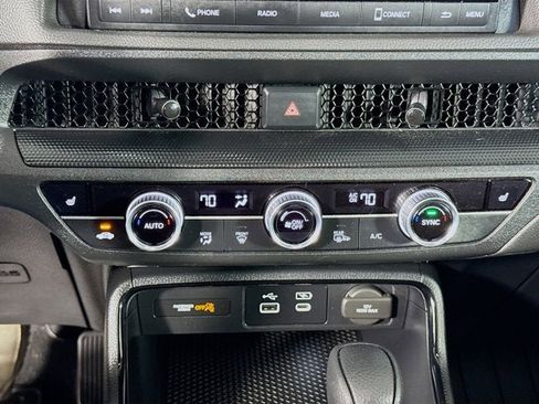 Used 2024 Honda CR-V EX image 16