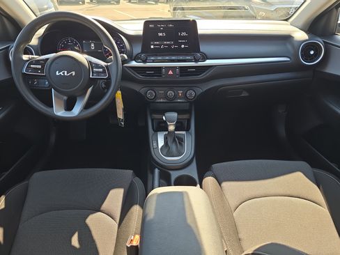 Certified 2024 Kia Forte LXS w/ LXS Technology Package image 12