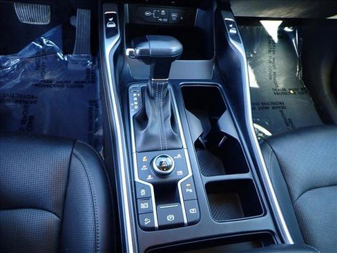 Used 2024 Kia Sorento S image 21