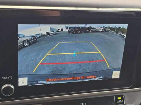 Used 2025 Toyota Camry LE image 28