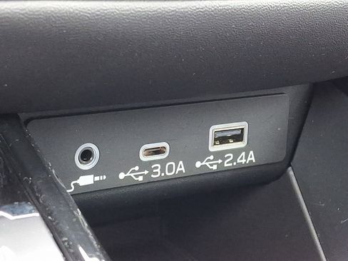 Certified 2025 Subaru Legacy Limited image 24