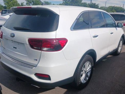 Used 2019 Kia Sorento AWD V6 image 3