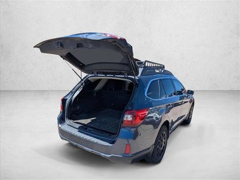 Used 2017 Subaru Outback 2.5i Premium AWD/4WD image 21