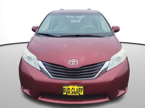 Used 2011 Toyota Sienna LE image 11