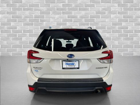 Used 2022 Subaru Forester Premium image 4