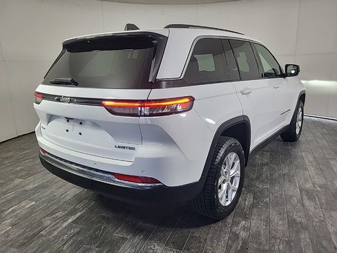 Used 2023 Jeep Grand Cherokee Limited image 7